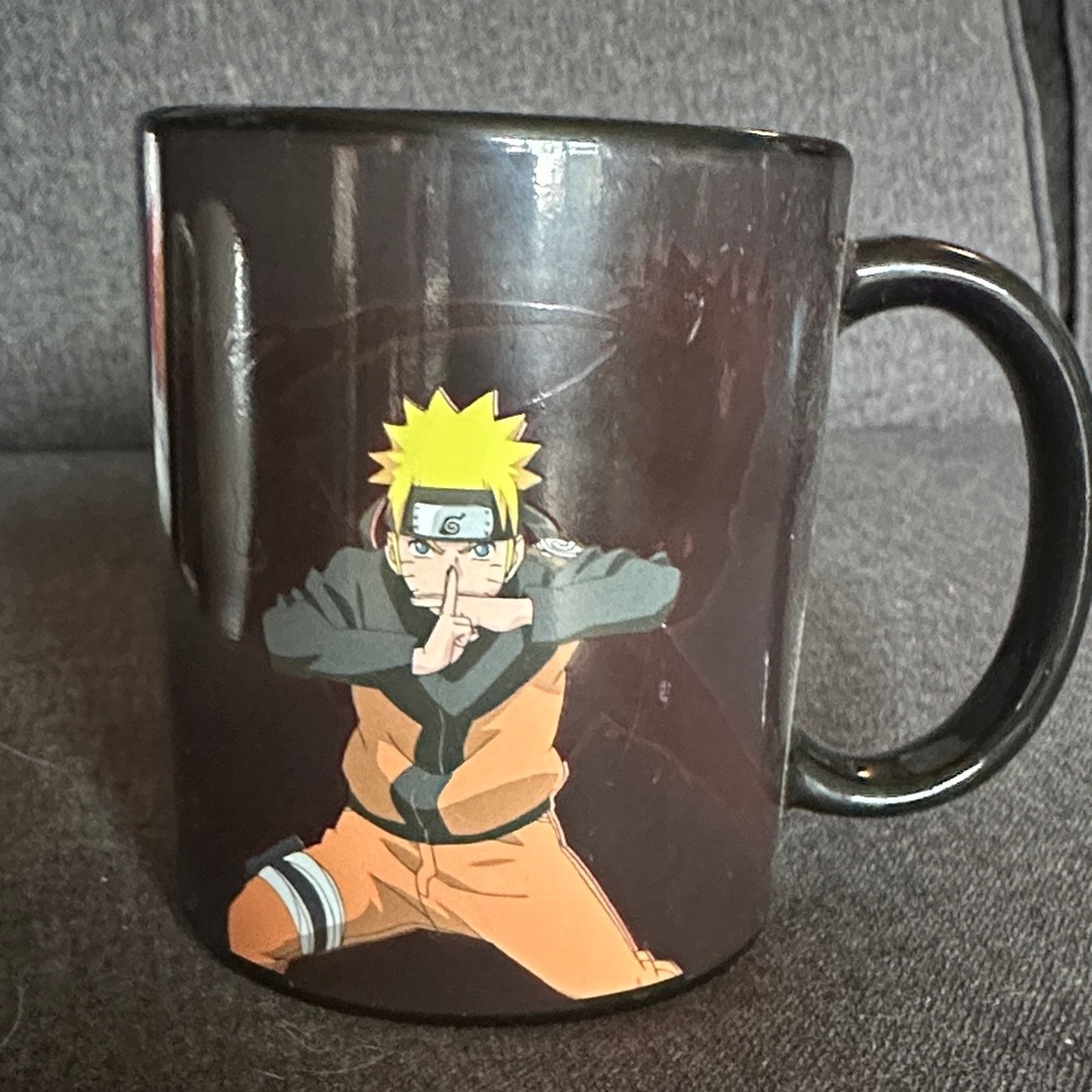 Black Mug with Naruto Anime Character Design - changes color when hot!